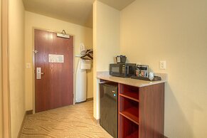 Cobblestone Inn & Suites - Holyoke