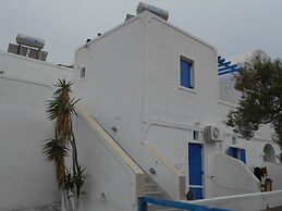Perissa Hotel
