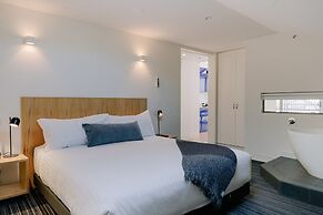 Salamanca Wharf Hotel