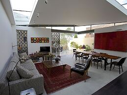 Salamanca Wharf Hotel