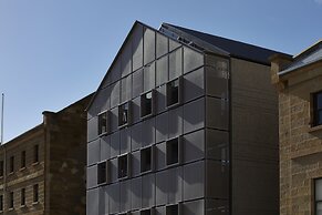 Salamanca Wharf Hotel