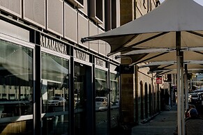 Salamanca Wharf Hotel
