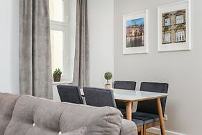 Venetian House Market Square Aparthotel