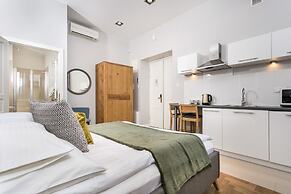 Venetian House Market Square Aparthotel