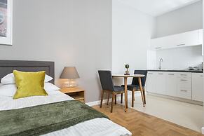 Venetian House Market Square Aparthotel