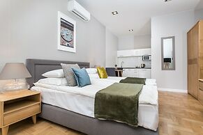 Venetian House Market Square Aparthotel