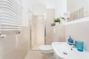 Venetian House Market Square Aparthotel