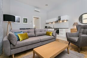 Venetian House Market Square Aparthotel