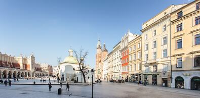 Venetian House Market Square Aparthotel