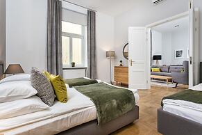 Venetian House Market Square Aparthotel