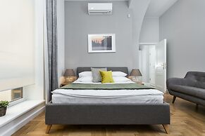 Venetian House Market Square Aparthotel