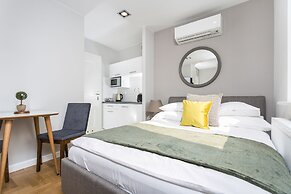 Venetian House Market Square Aparthotel