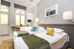 Venetian House Market Square Aparthotel