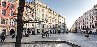 Venetian House Market Square Aparthotel