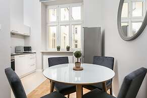 Venetian House Market Square Aparthotel