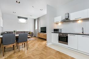 Venetian House Market Square Aparthotel