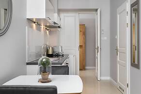 Venetian House Market Square Aparthotel