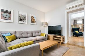 Venetian House Market Square Aparthotel