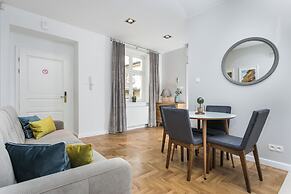 Venetian House Market Square Aparthotel