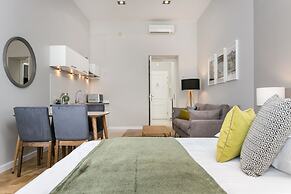 Venetian House Market Square Aparthotel