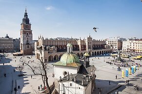 Venetian House Market Square Aparthotel