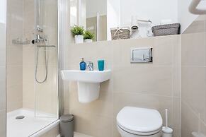 Venetian House Market Square Aparthotel