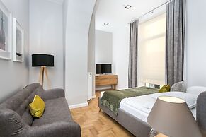 Venetian House Market Square Aparthotel