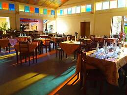 Blue Lagoon Inn & Suites