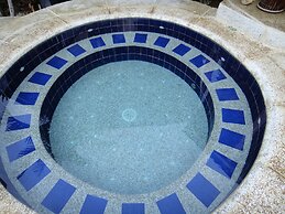 Blue Lagoon Inn & Suites