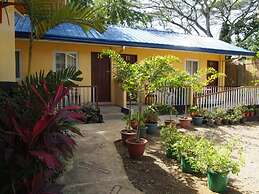 Blue Lagoon Inn & Suites