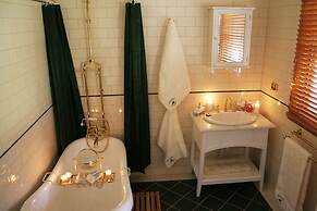 Eleanor River Homestead