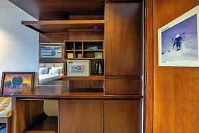 The Noble Swan Central Dong Du Hotel