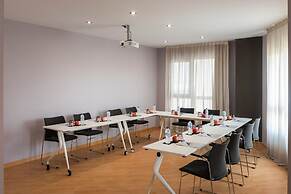 Madrid Airport Suites, Affiliated by Meliá