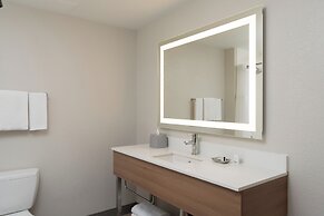 Holiday Inn Express Miami Airport Blue Lagoon Area by IHG