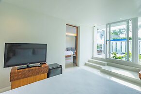 KC Beach Club & Pool Villas