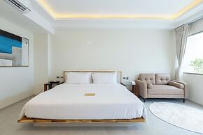 KC Beach Club & Pool Villas