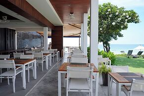 KC Beach Club & Pool Villas