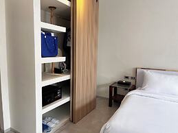 KC Beach Club & Pool Villas