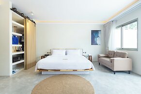 KC Beach Club & Pool Villas