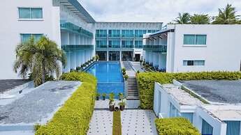 KC Beach Club & Pool Villas