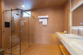 KC Beach Club & Pool Villas