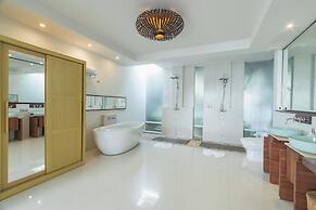 KC Beach Club & Pool Villas