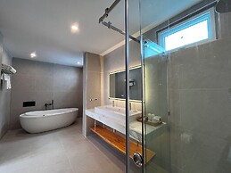 KC Beach Club & Pool Villas