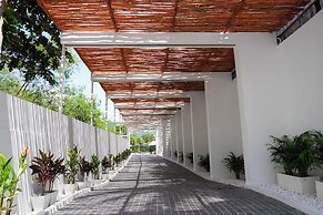 KC Beach Club & Pool Villas