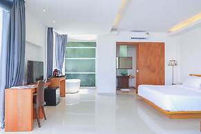 KC Beach Club & Pool Villas