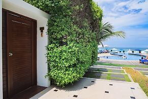 KC Beach Club & Pool Villas