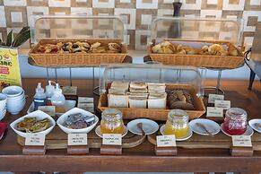 KC Beach Club & Pool Villas