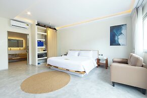KC Beach Club & Pool Villas