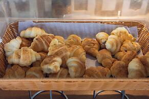 KC Beach Club & Pool Villas