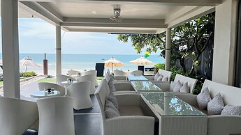 KC Beach Club & Pool Villas